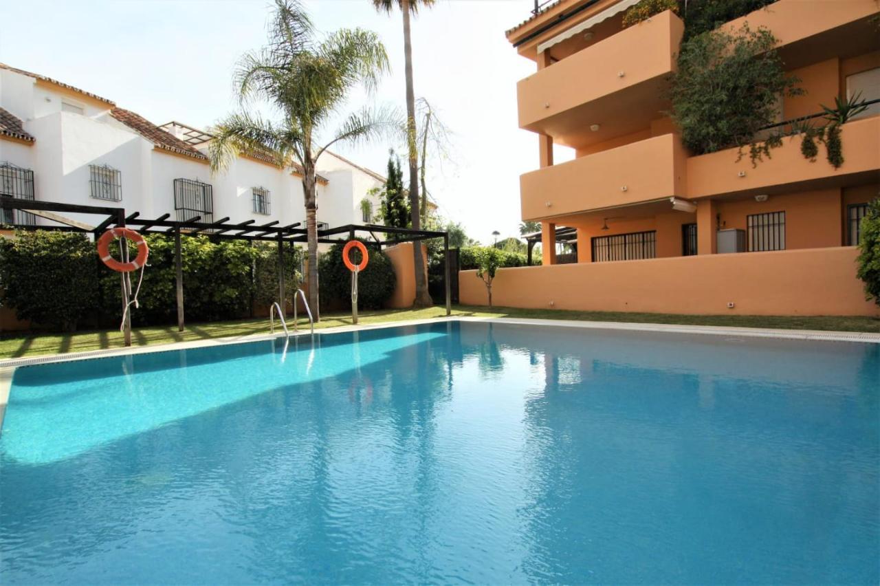 Apartamento Beachfront La Jacaranda Marbella Exterior foto